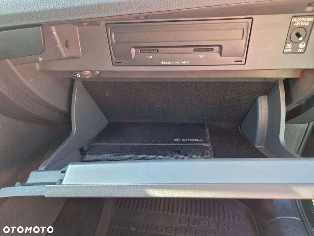 Skoda Superb 2.0 TDI Ambition - 8