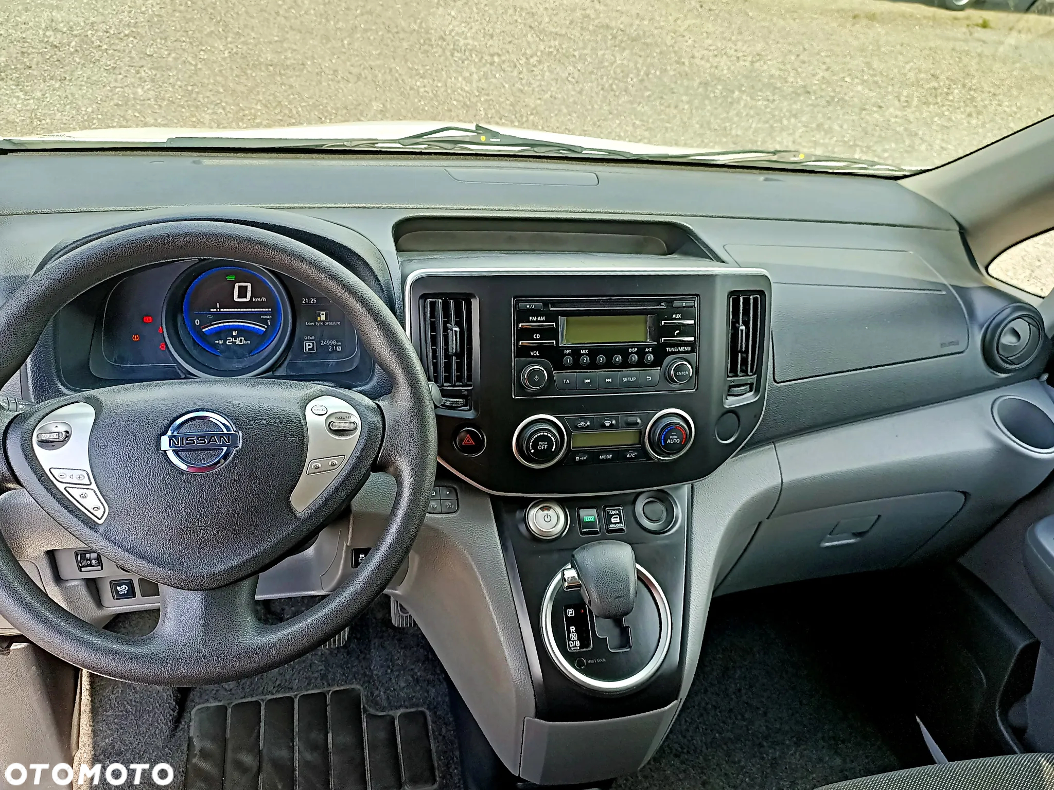 Nissan ENV 200 Maxi - 12