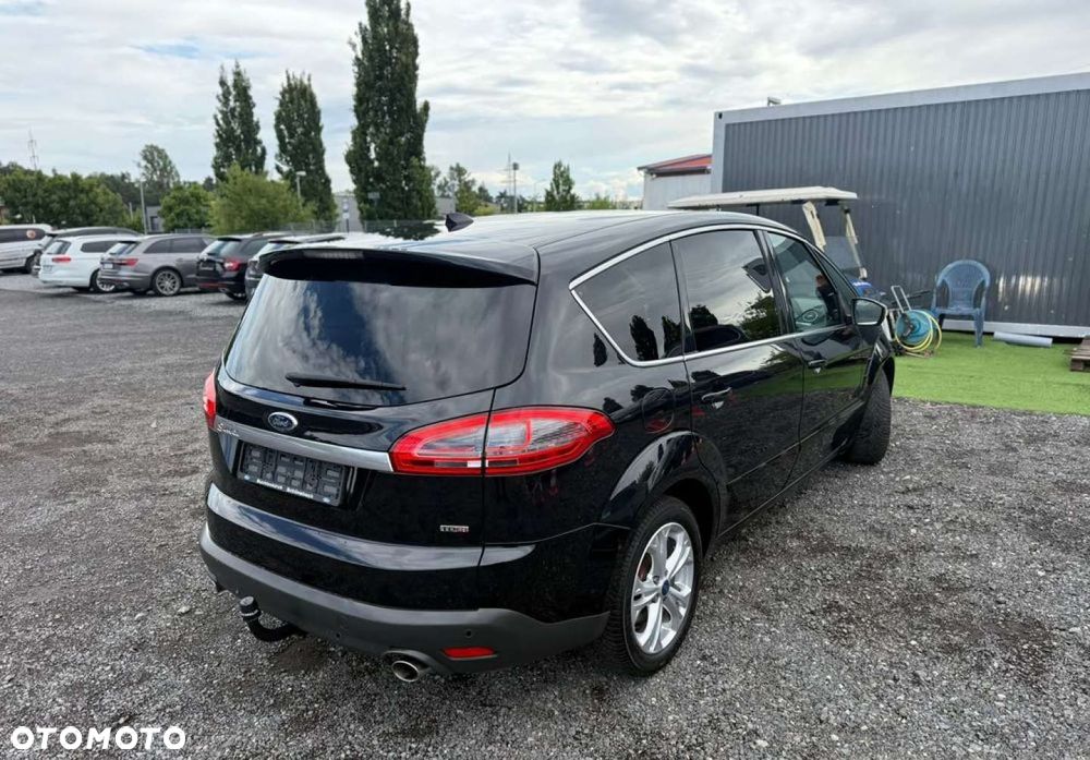 Ford S-Max - 11