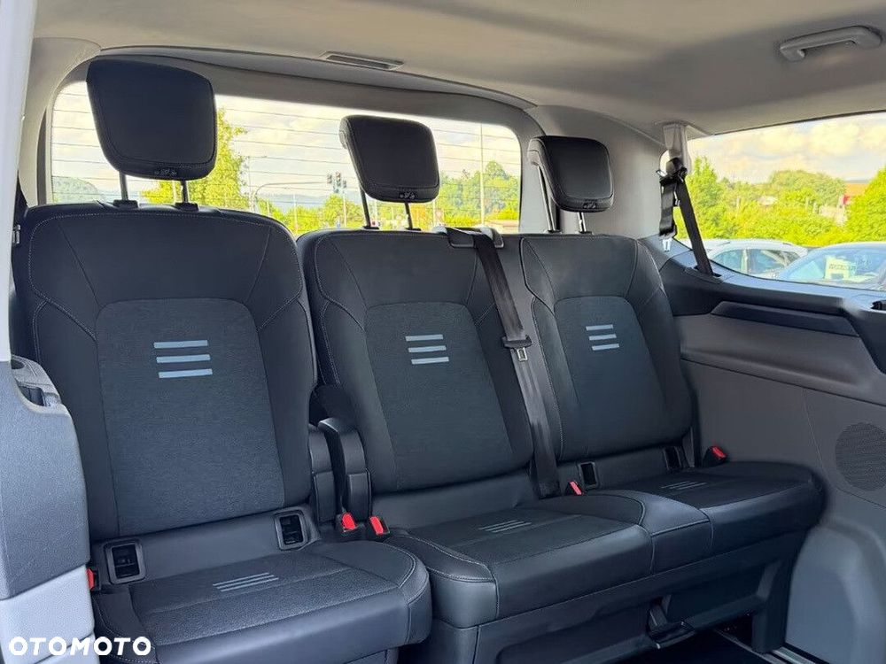 Ford Tourneo Custom - 18
