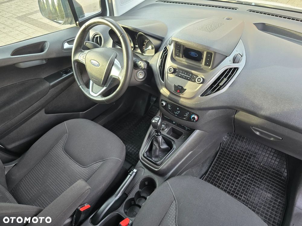 Ford Transit Courier - 15