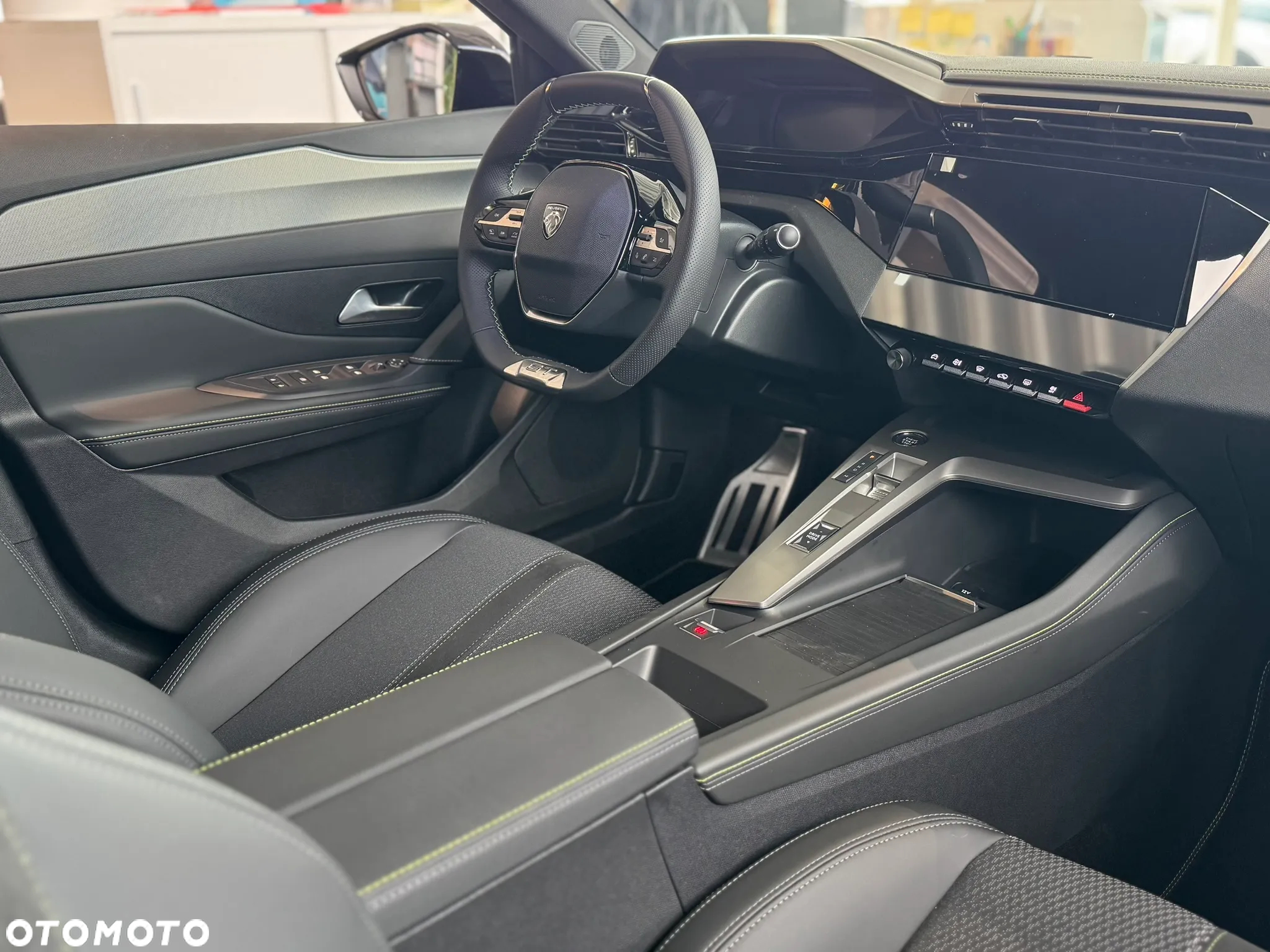 Peugeot 308 1.2 mHEV GT S&S e-DCS6 - 11