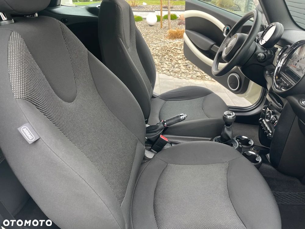 MINI ONE Cabrio - 24