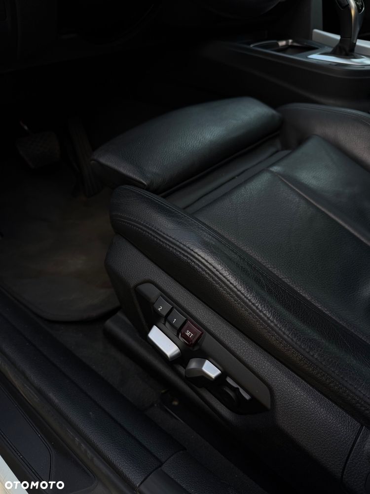 BMW Seria 3 330i Luxury Line sport - 11