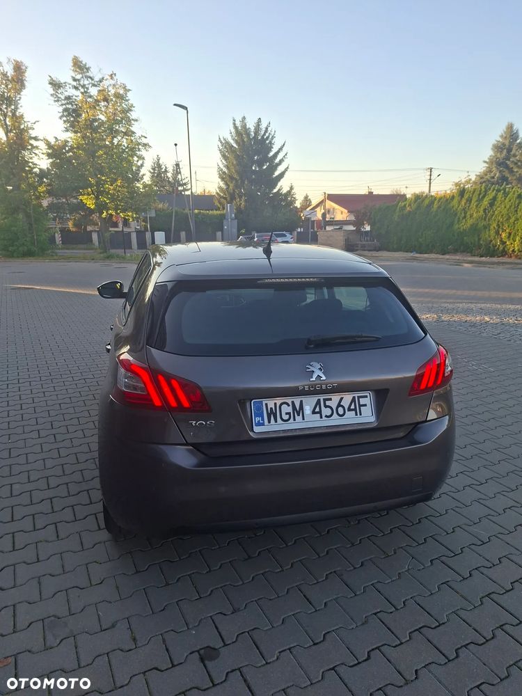Peugeot 308 - 8