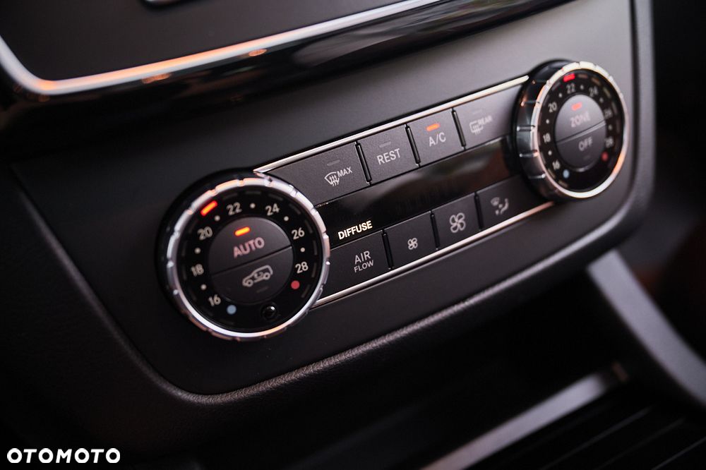 Mercedes-Benz GLE - 38