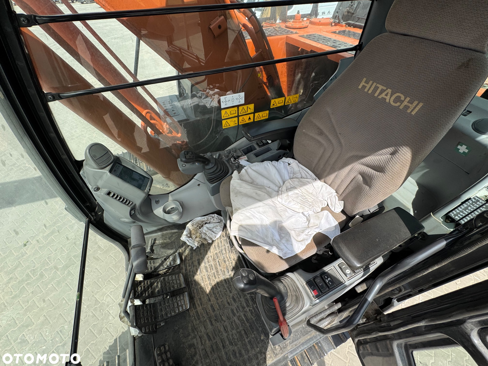 Hitachi ZX 210 LC-6 23 TONY - 11