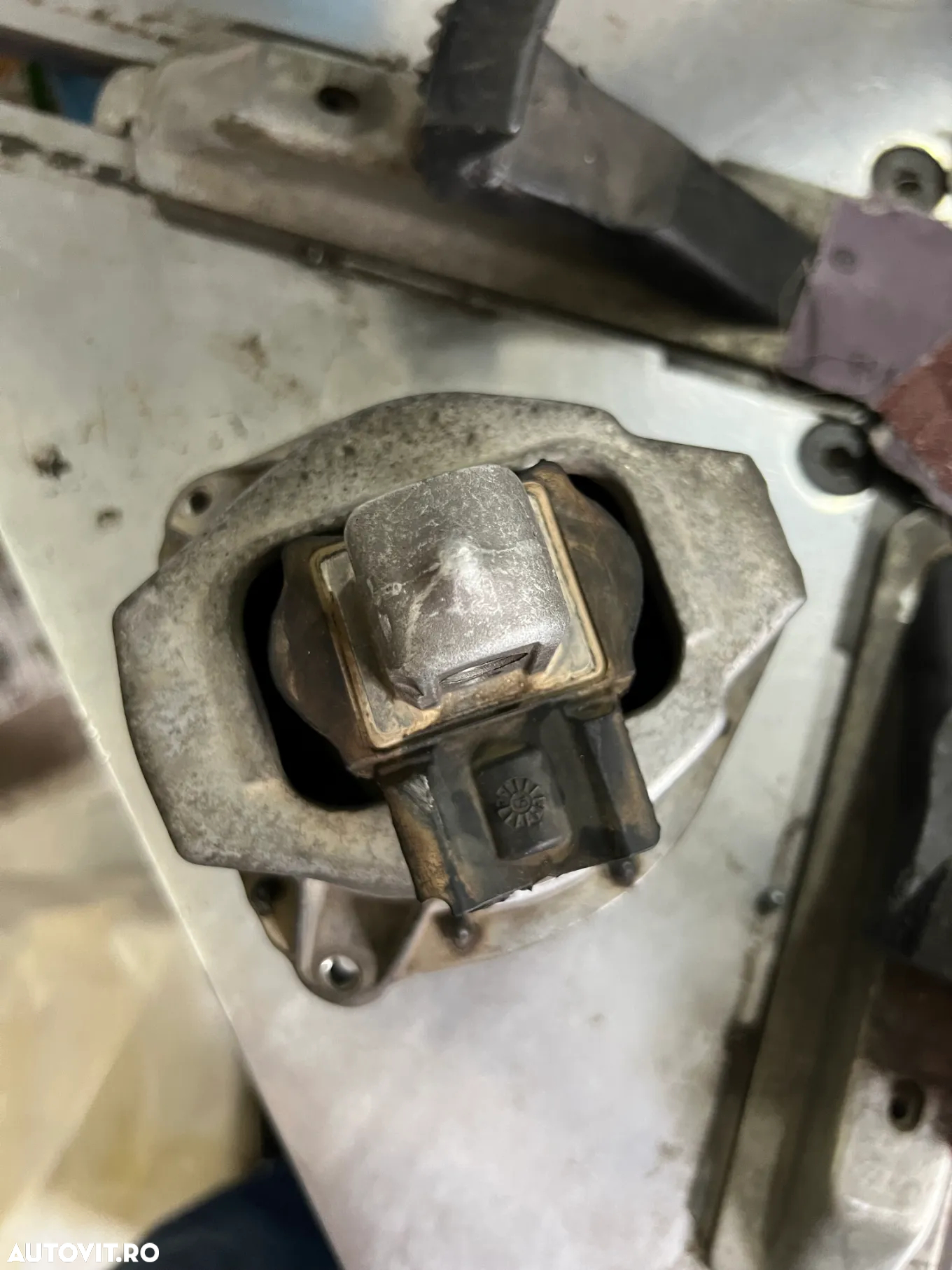 tampon motor bmw g20 dreapta bmw g20 g21 g28 318d 320d 318i 320i 330i bmw b47 b48 b46 b42 - 3