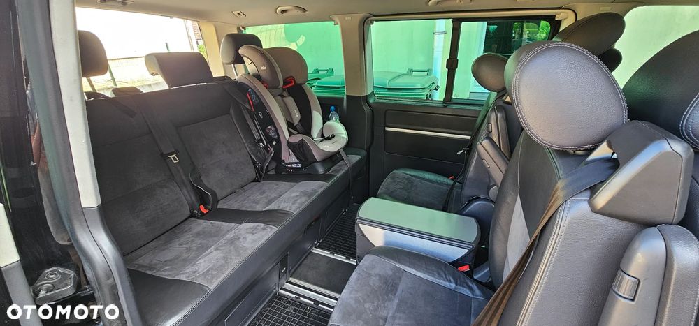Volkswagen Multivan - 10