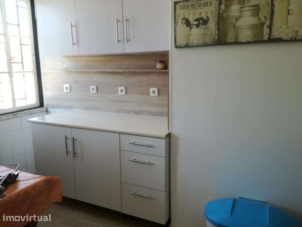 Quarto - localizado em Estrela Lisbon - Grande imagem: 5/11