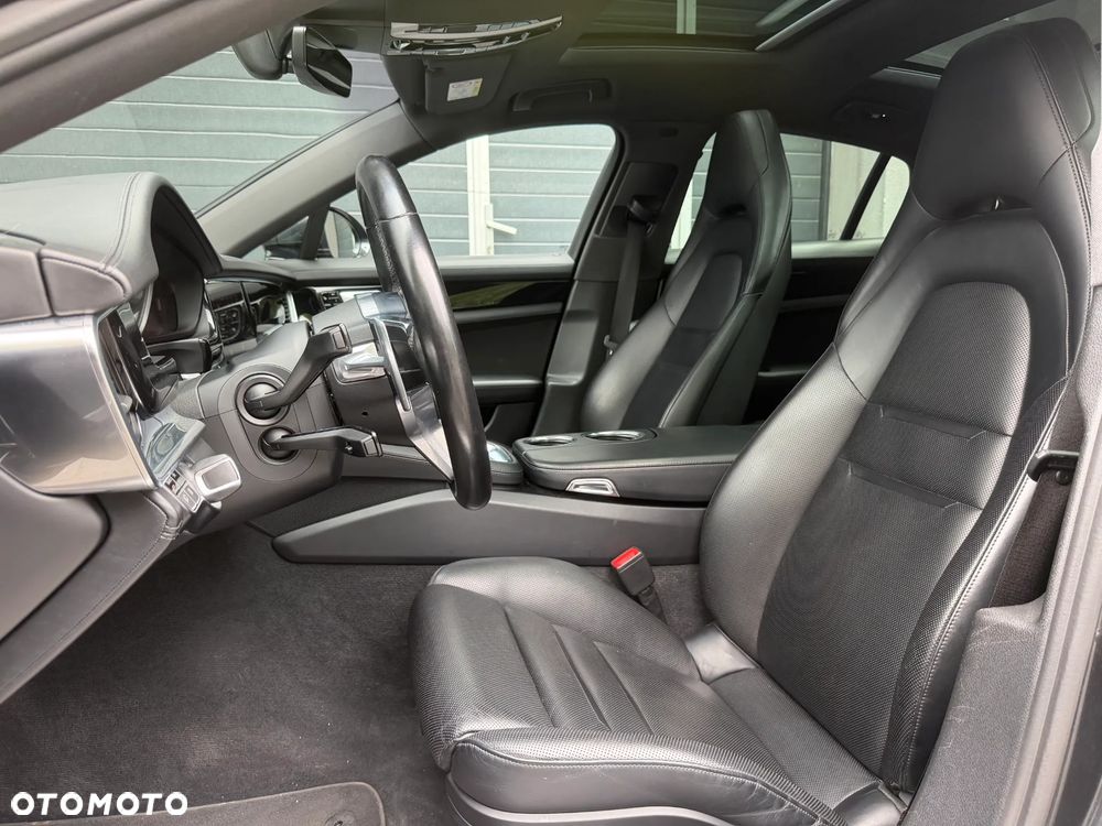 Porsche Panamera 4 - 10