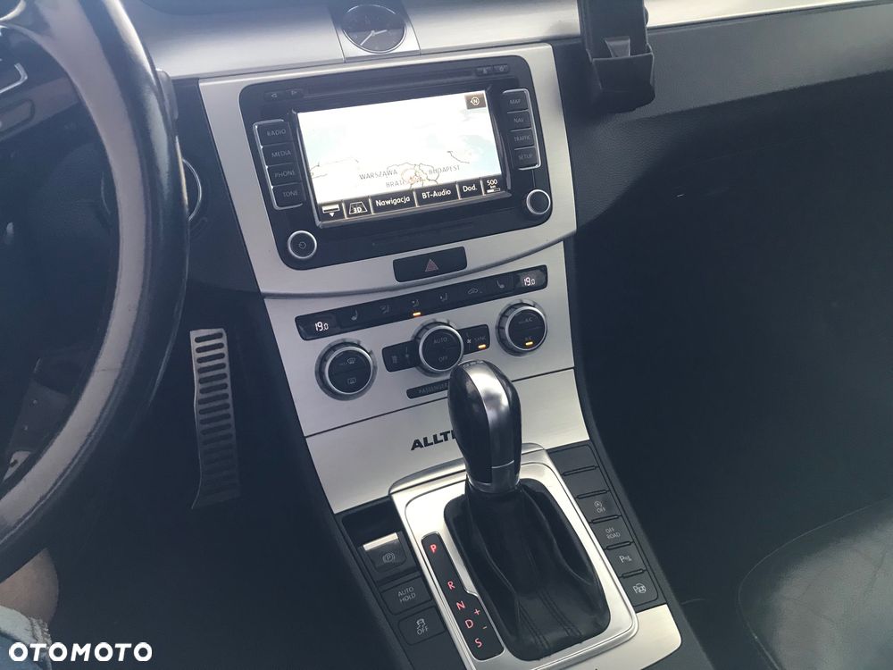 Volkswagen Passat 2.0 TDI Comfortline DSG - 11