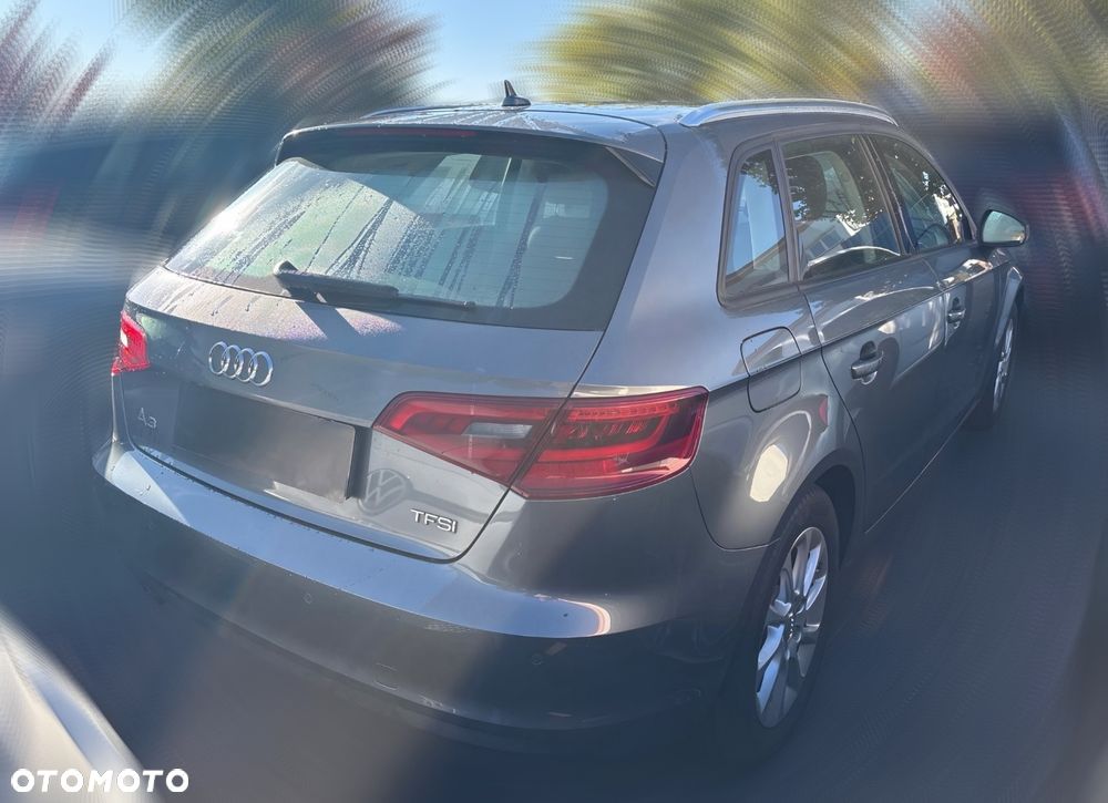 Audi A3 Sportback 1.4 TFSI Ambiente - 3