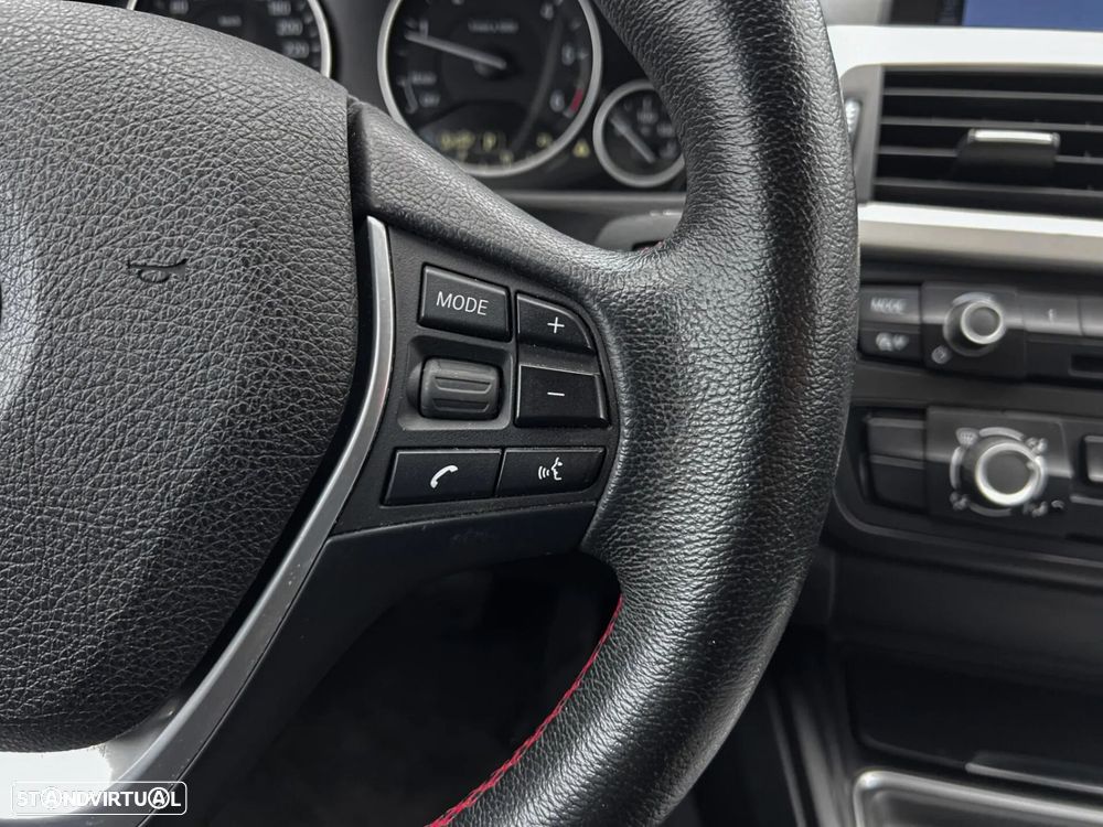 BMW 318 d Touring Auto - 15