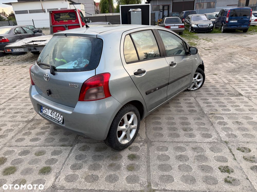 Toyota Yaris 1.3 Luna A/C - 1