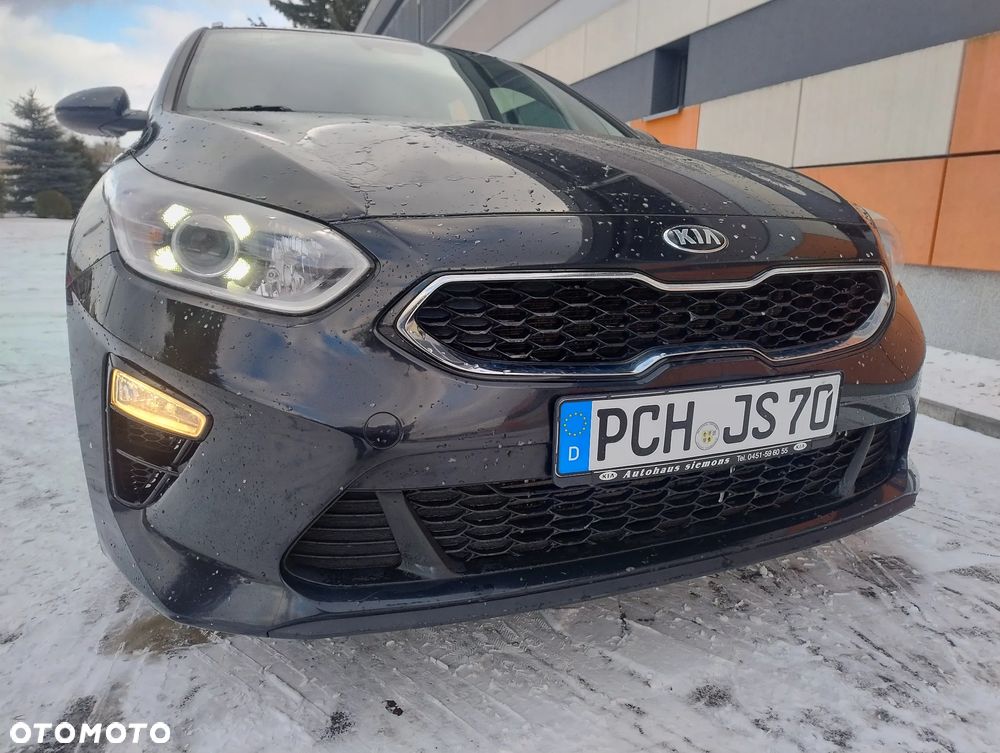 Kia Ceed 1.6 CRDi mHEV L Business Line - 30