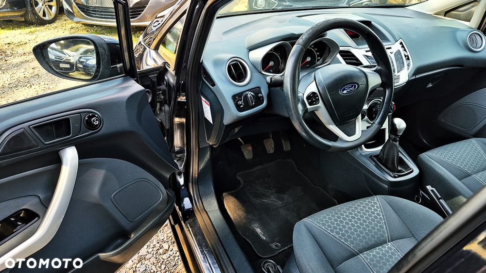 Ford Fiesta - 30