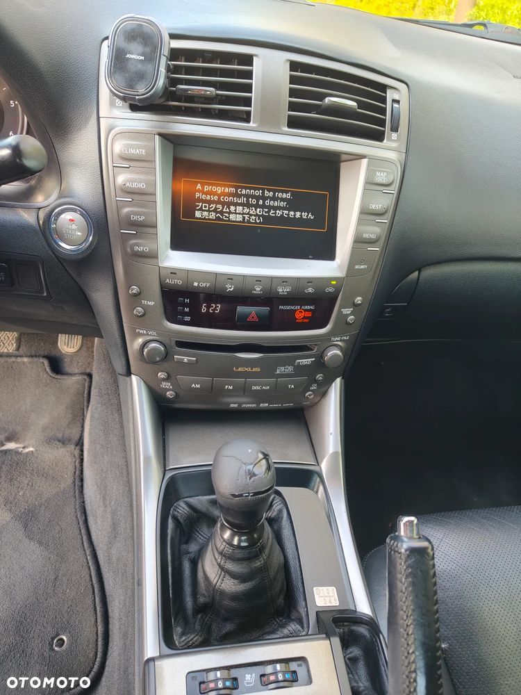 Lexus IS 220d - 9