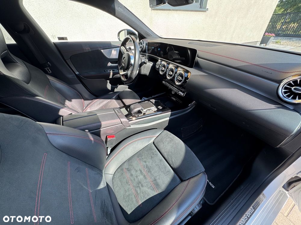 Mercedes-Benz CLA 220 4-Matic AMG Line 7G-DCT - 21
