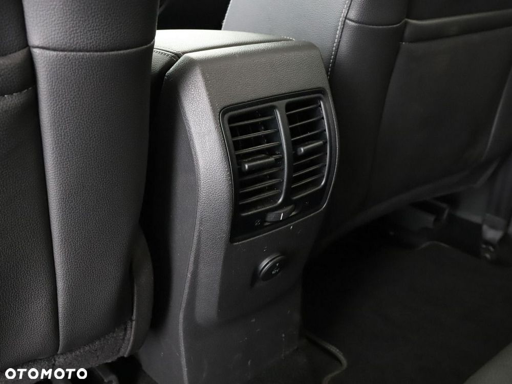 Ford Kuga 1.5 EcoBoost 2x4 ST-Line - 36