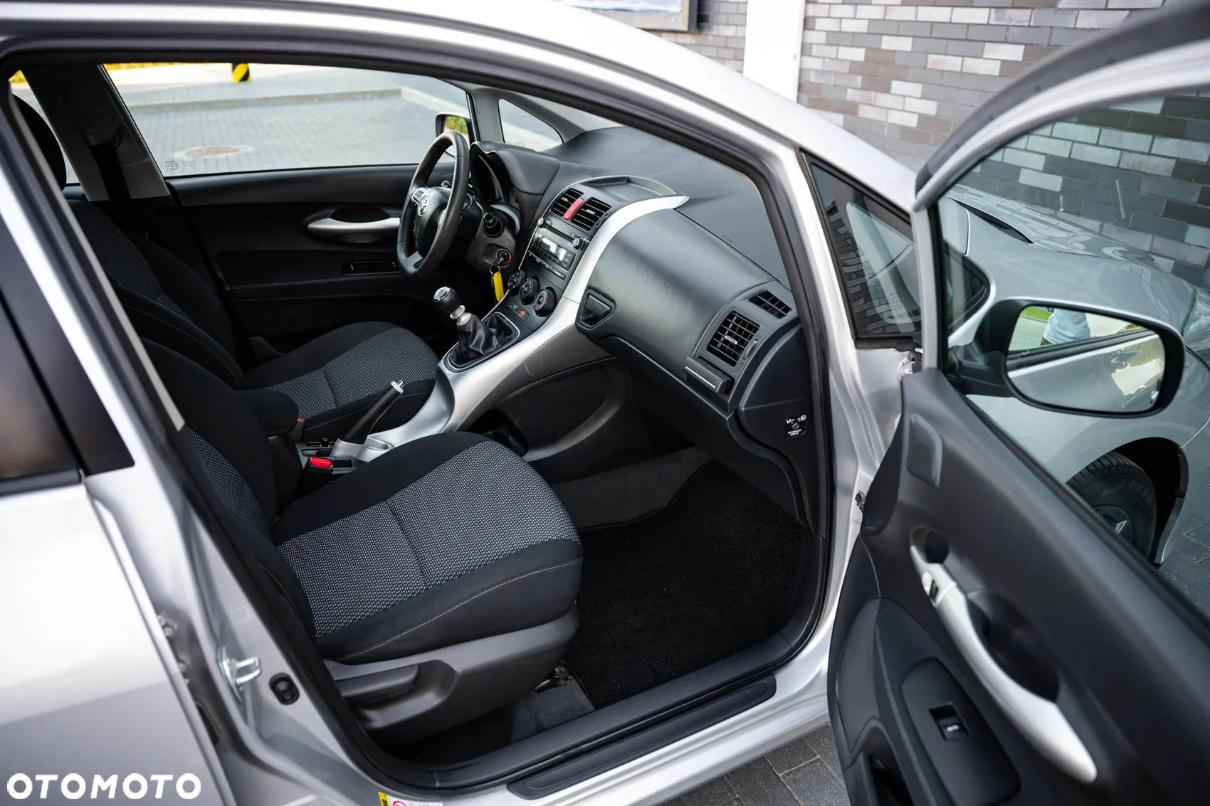 Toyota Auris 1.6 Valvematic Comfort - 16