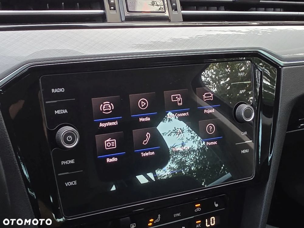 Volkswagen Passat - 19