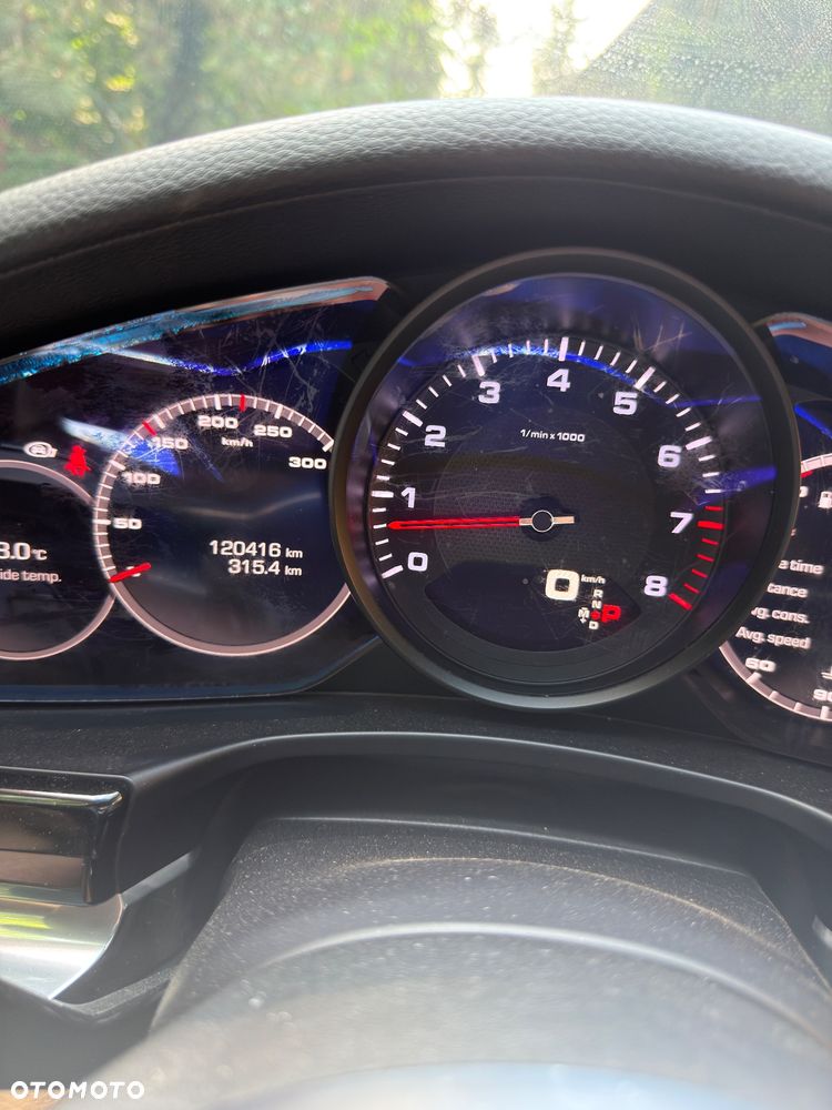 Porsche Panamera 4 - 10