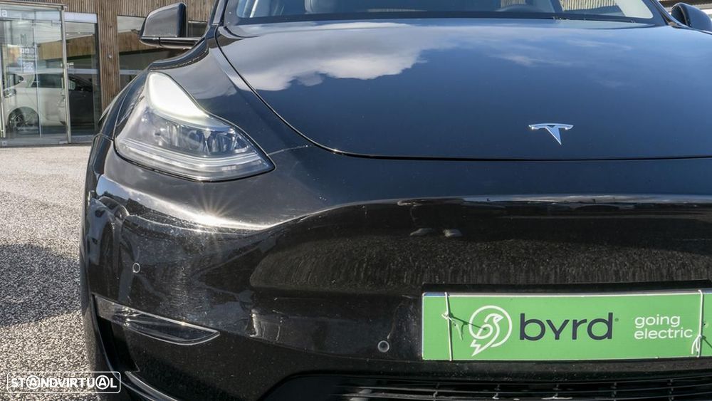 Tesla Model Y Long Range Dual Motor AWD - 4