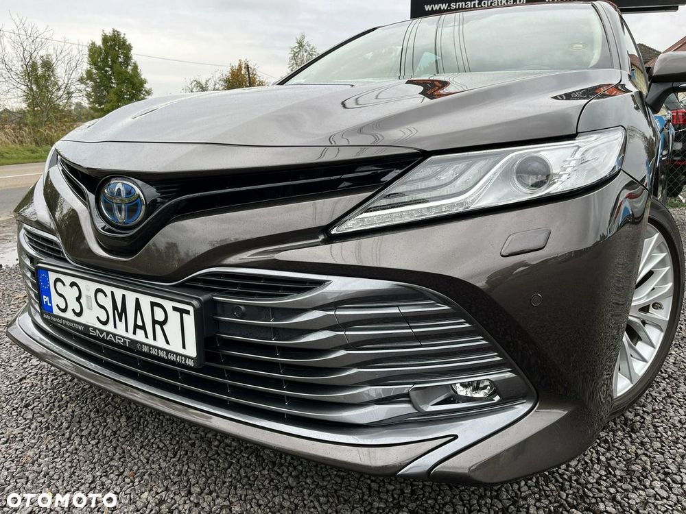 Toyota Camry 2.5 Hybrid Executive CVT - 23
