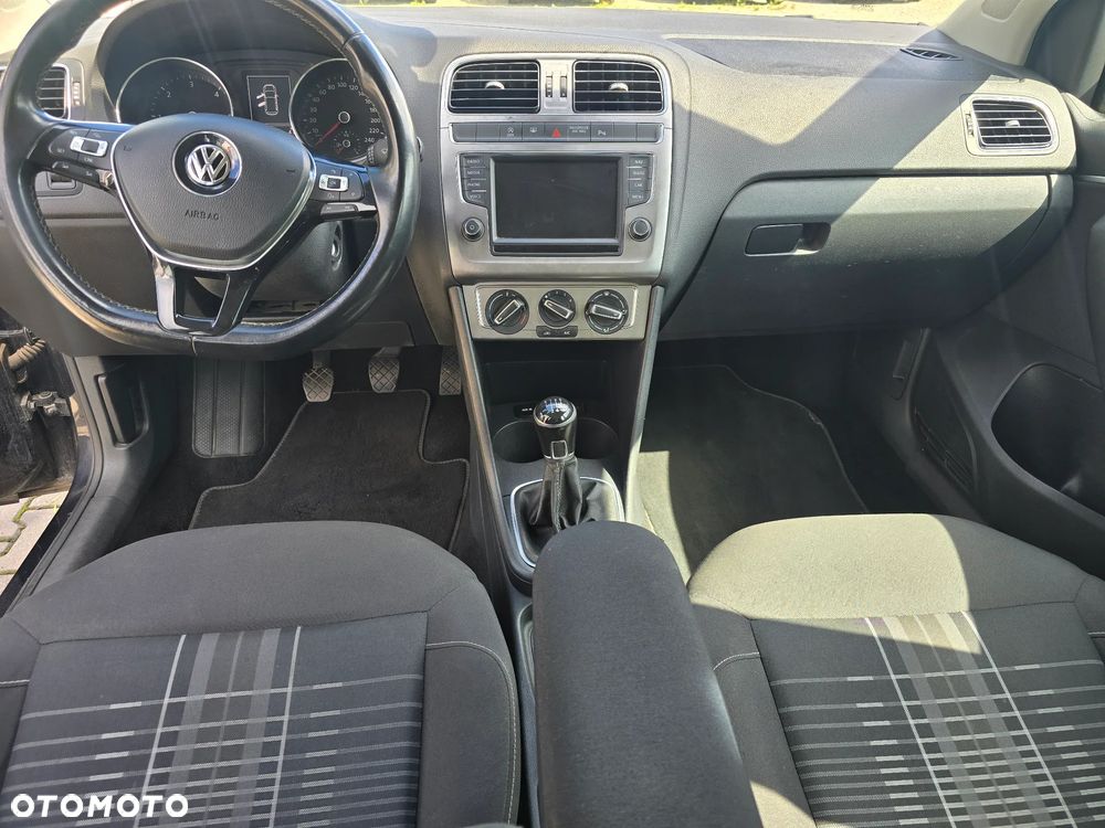 Volkswagen Polo 1.4 TDI Blue Motion Technology Lounge - 17