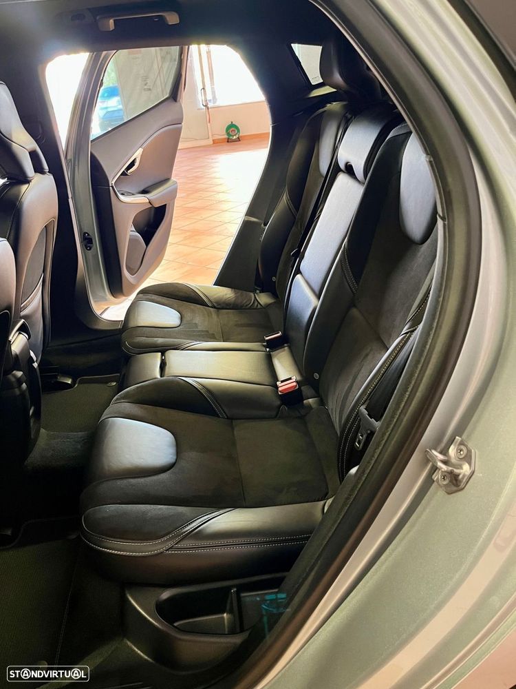 Volvo V40 2.0 D2 R-Design Momentum - 36