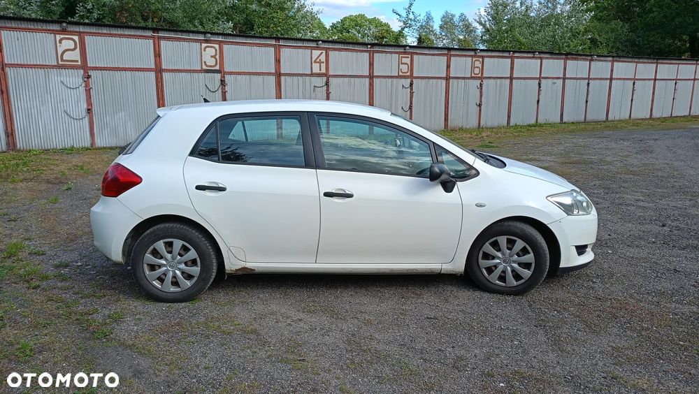 Toyota Auris 2009 photo 5