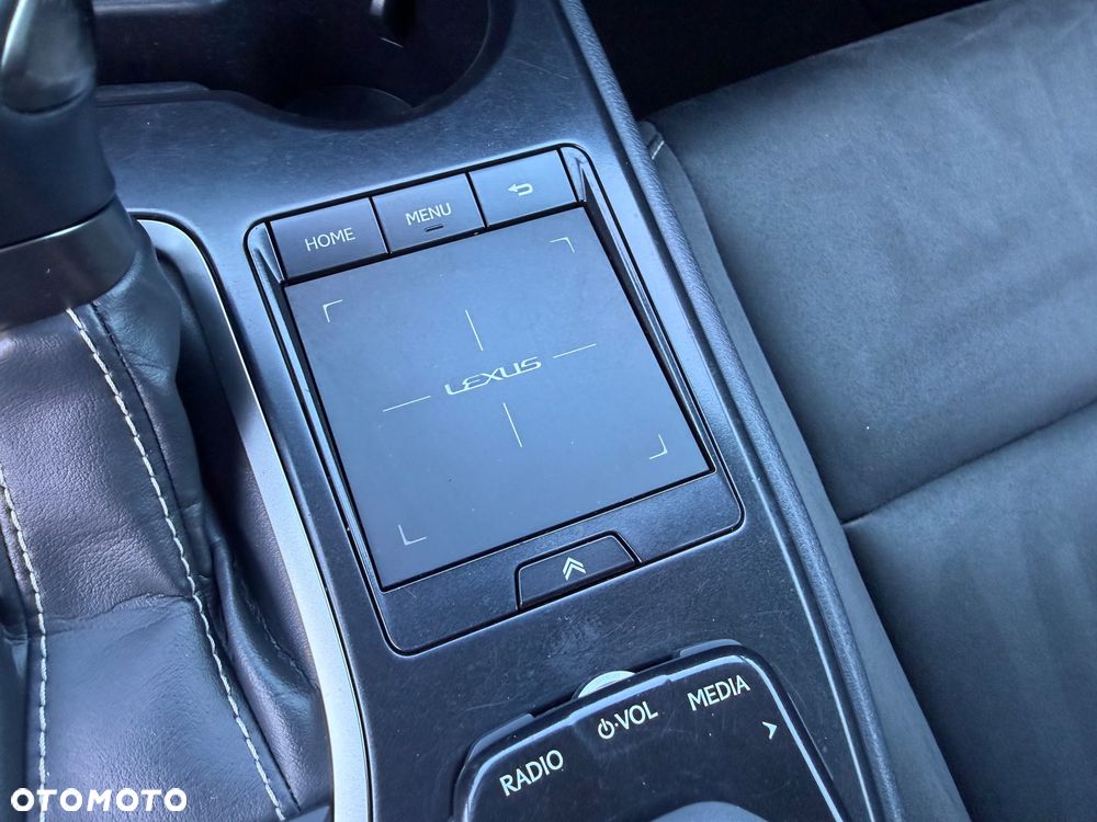 Lexus UX 250h Elegance 2WD - 34