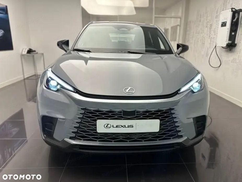 Lexus LBX - 5