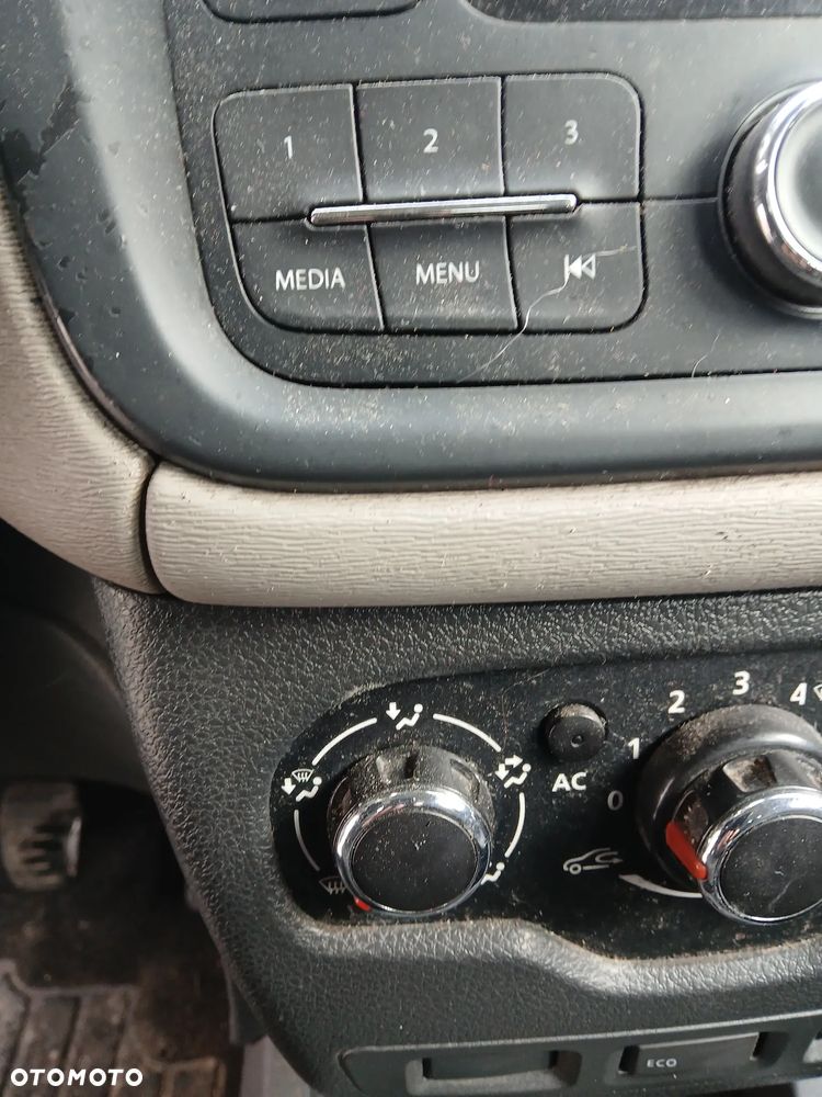 Dacia Lodgy TCe 115 Celebration - 10