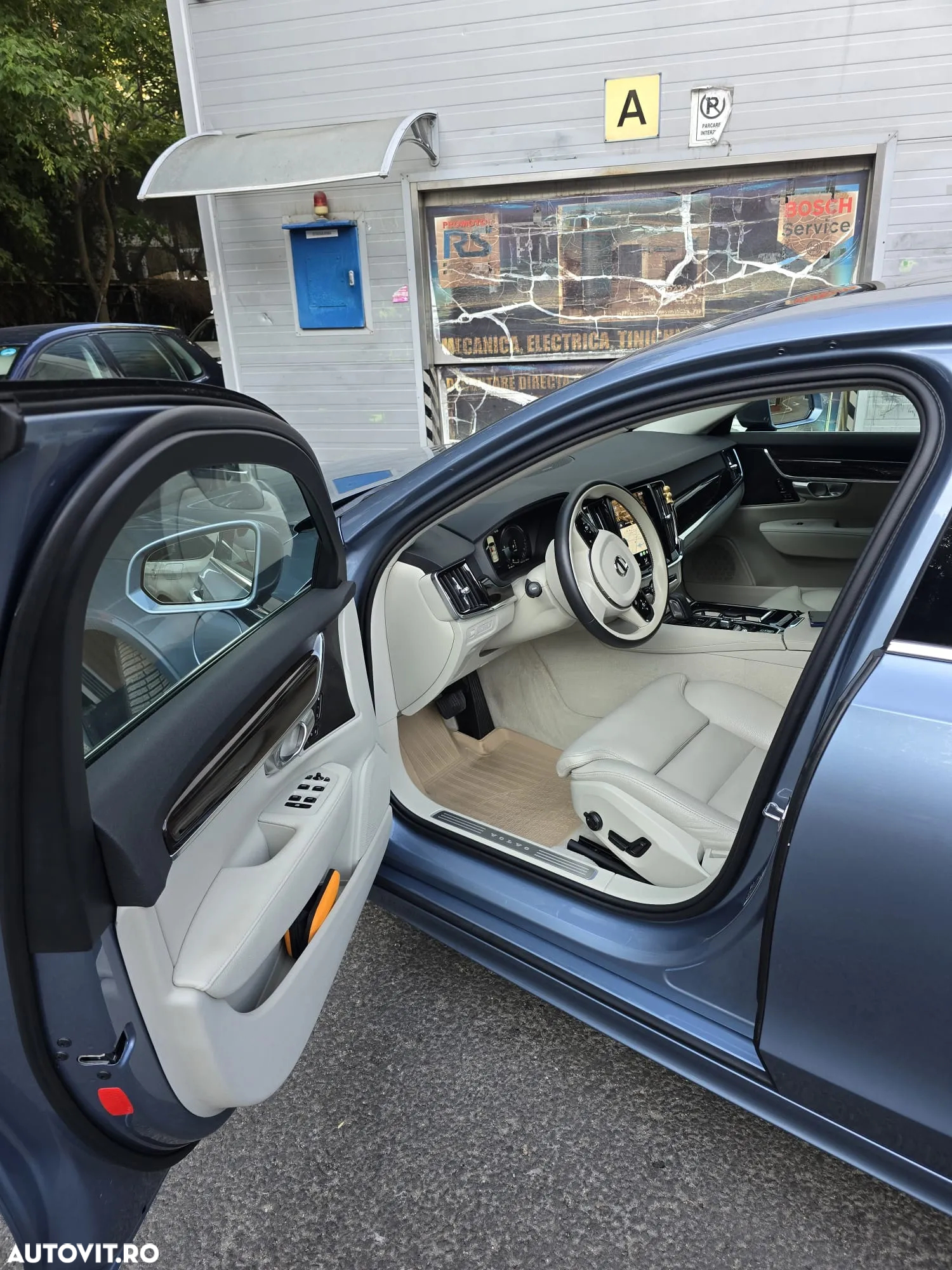 Volvo S90 T8 Twin Engine AWD Geartronic Momentum - 9