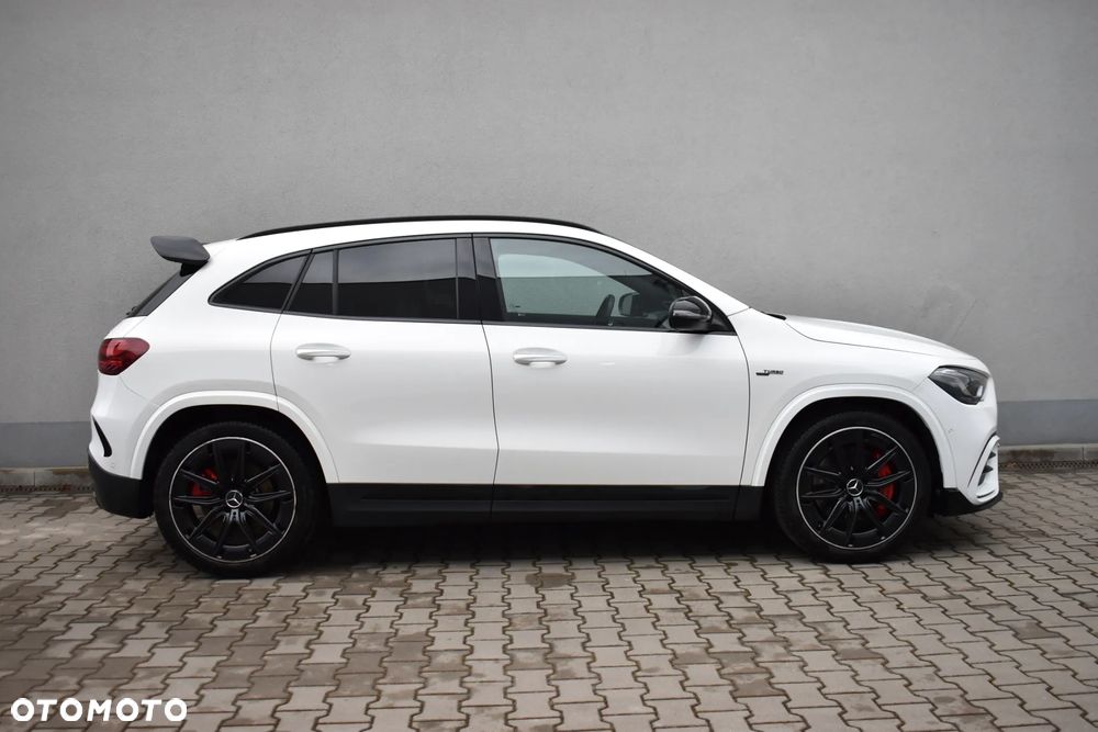 Mercedes-Benz GLA - 6