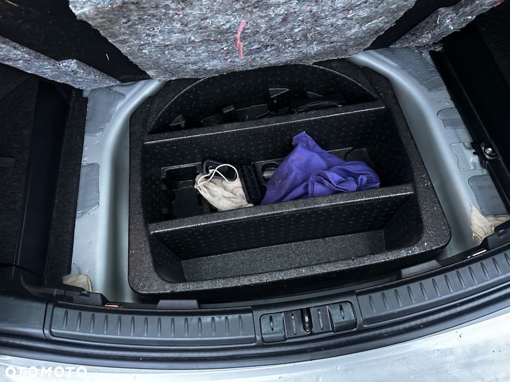 Toyota Auris 1.8 HSD Luna - 17