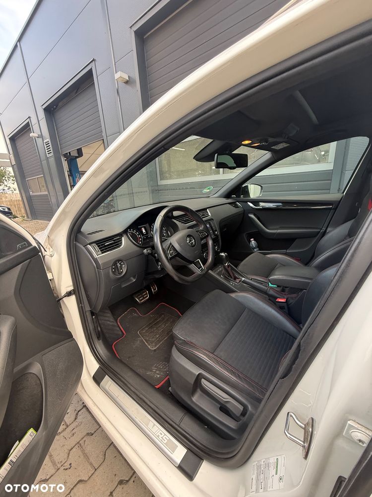 Skoda Octavia 2.0 TDI DSG RS - 12