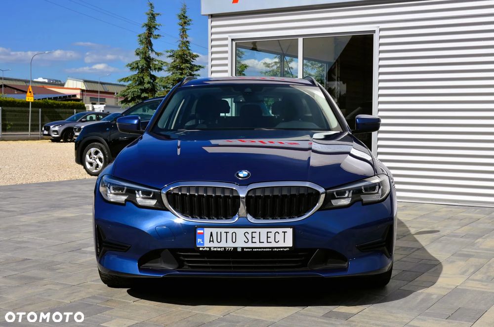 BMW Seria 3 316d mHEV - 13