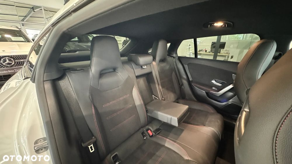 Mercedes-Benz CLA 200 mHEV AMG Line 7G-DCT - 34
