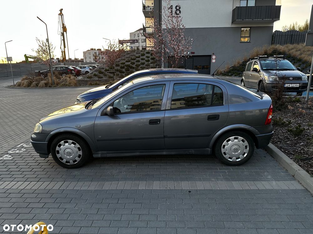 Opel Astra - 3
