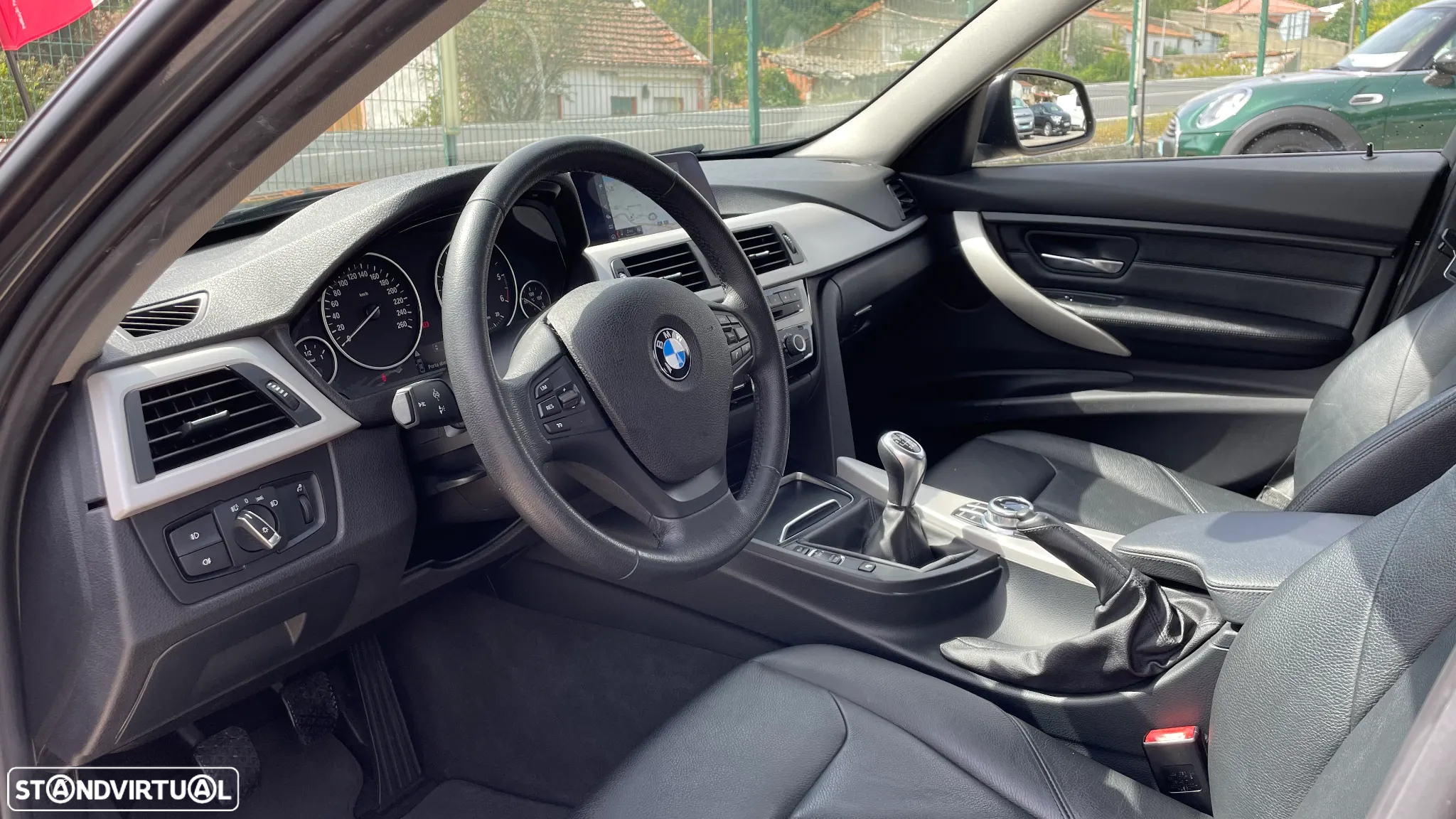 BMW 318 d Touring Advantage - 11