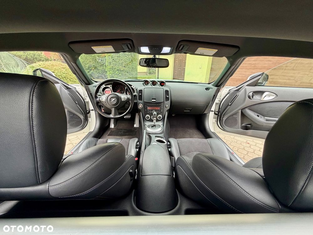 Nissan 370 Z Black Edition - 21