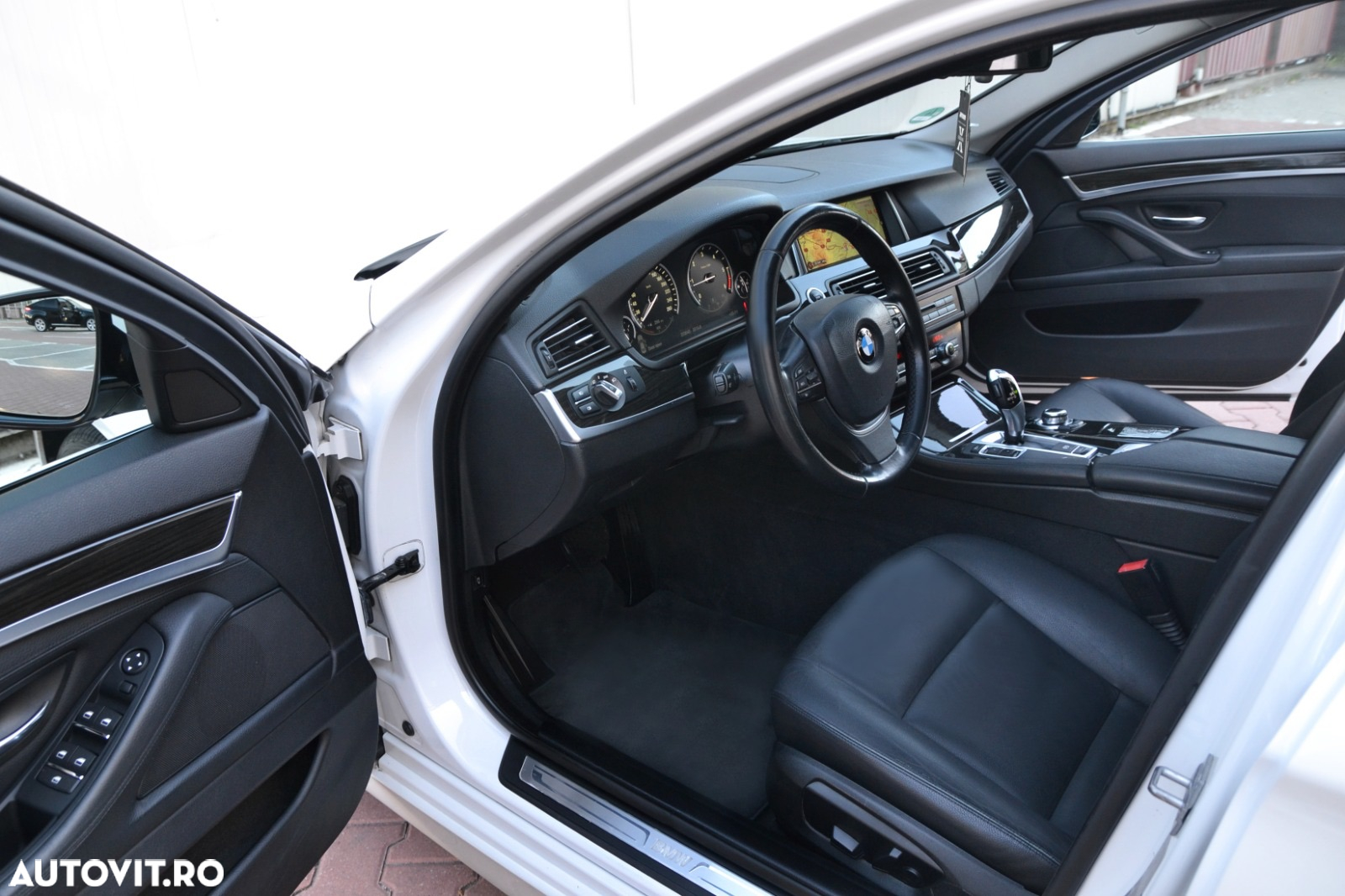 BMW Seria 5 520d AT - 15