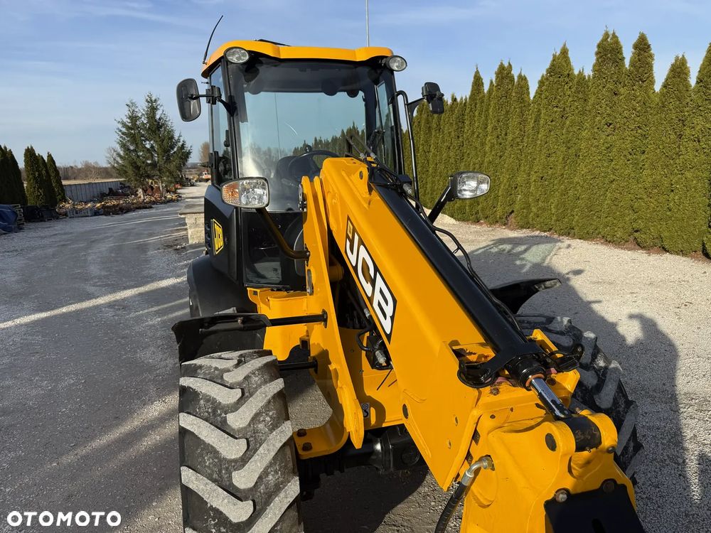 JCB TM 220 AGRI TELESKOP / 2016 ROK / TELESKOP / MAŁE GABARYTY / PIĘKNA / ZADBANA / SPROWADZONA Z NIEMIEC / PIĘKNIE UTRZYMANA / ORYGINAŁ / 180 300 310 320 330 Schaffer - 26