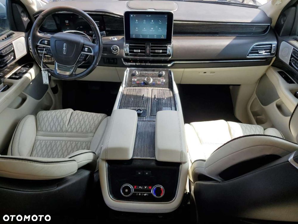 Lincoln Navigator - 9