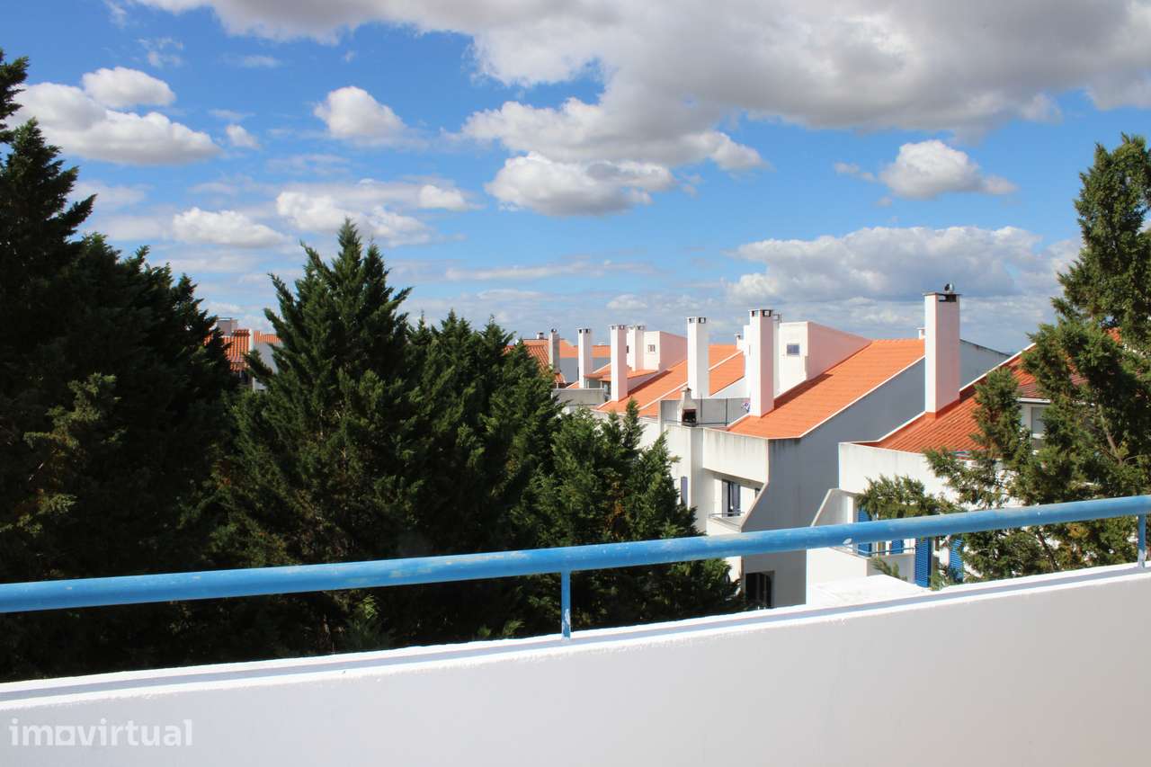 Apartamento T3 com varanda, garagem e terraço em Quinta do Anjo - Grande imagem: 4/11