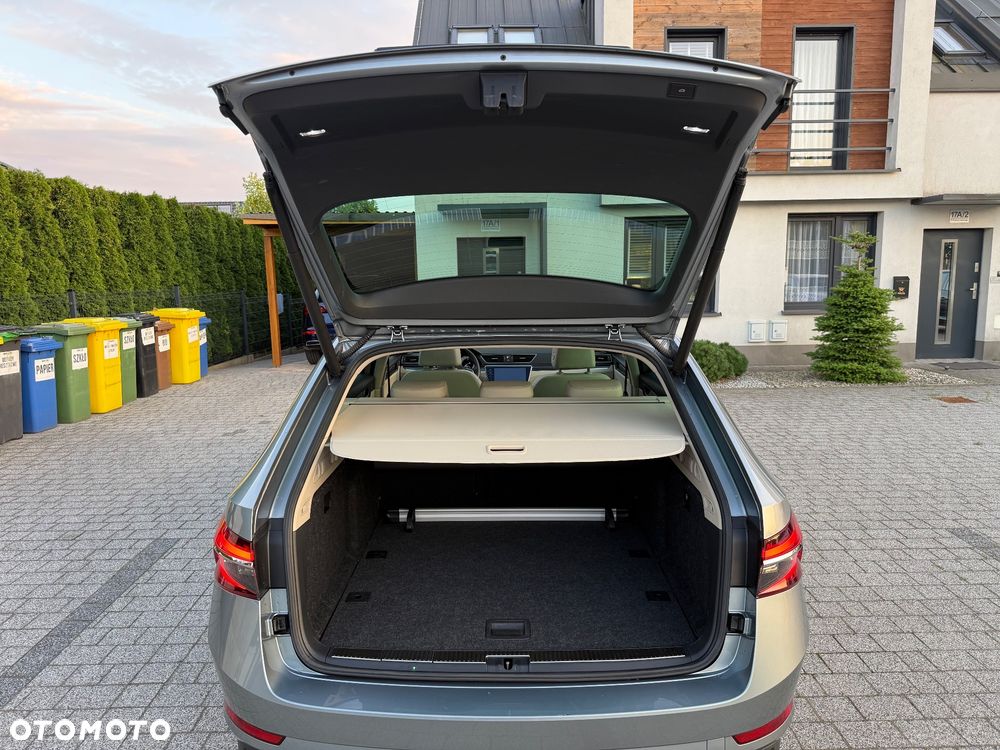 Skoda Superb 2.0 TDI DSG Style - 38