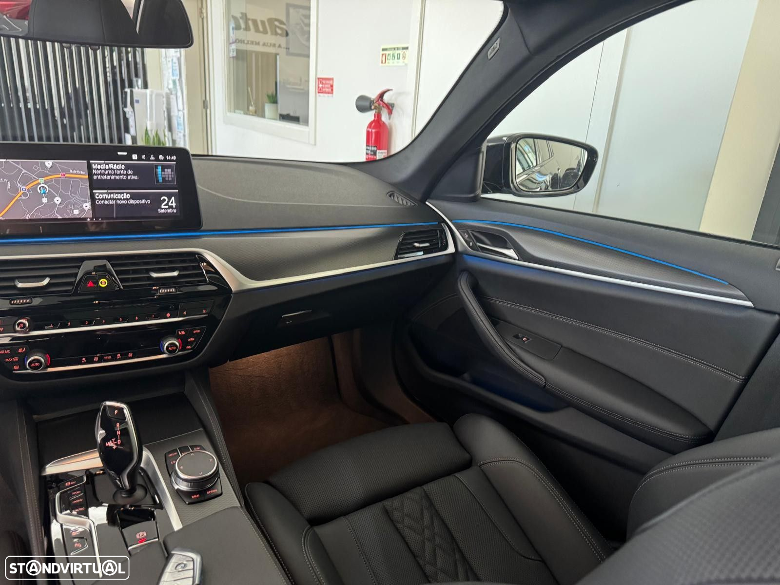 BMW 530 e Pack Desportivo M - 12